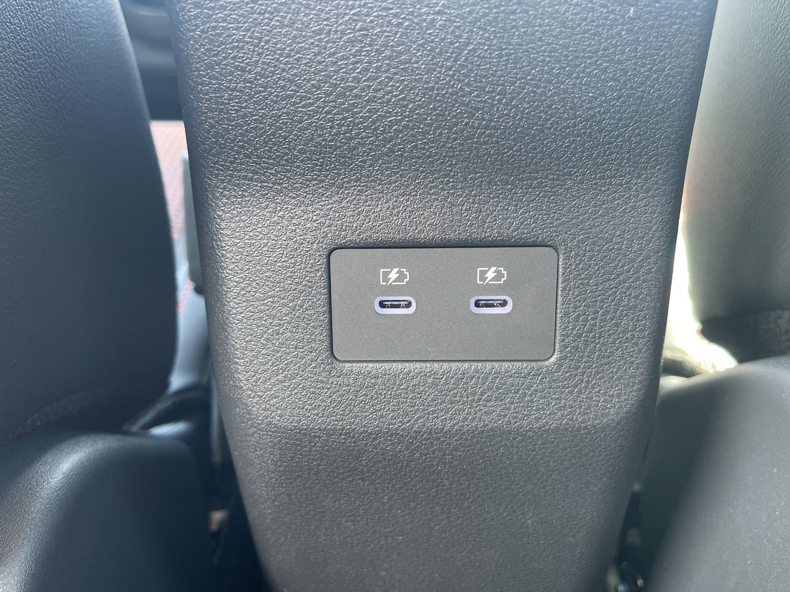 New 2026 Nissan Kicks SR w/ Cold Weather Package image 14