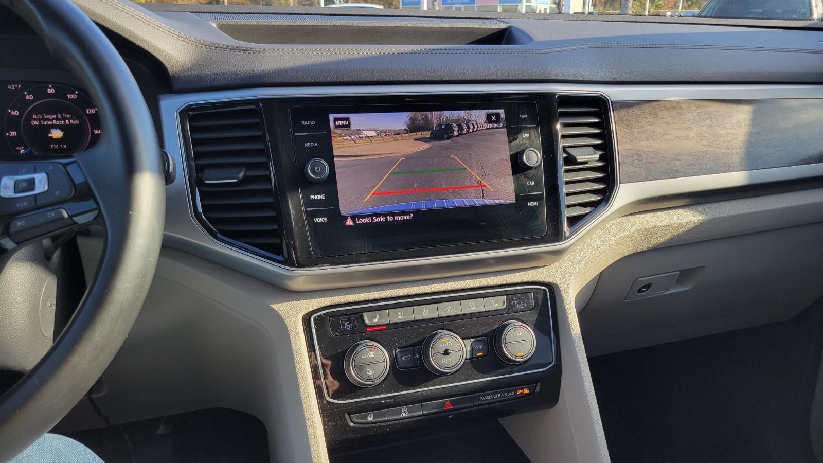 Used 2019 Volkswagen Atlas SEL Premium image 27