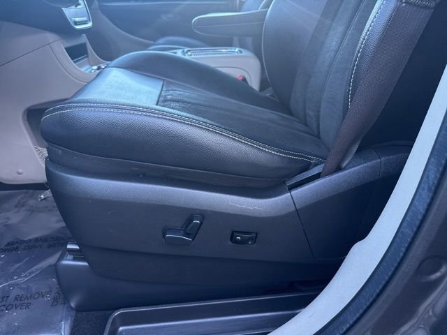 Used 2019 Dodge Grand Caravan SXT image 14