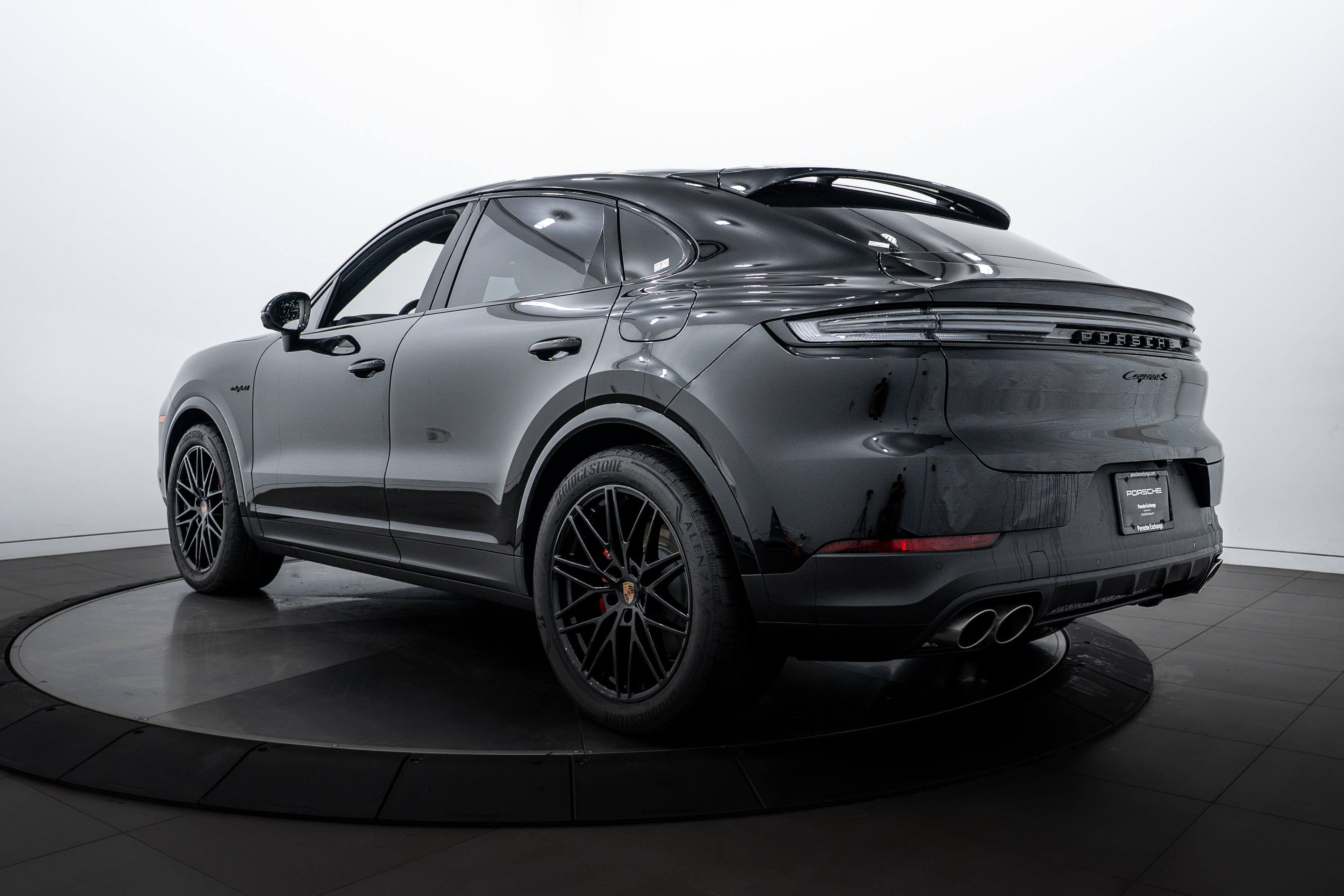 New 2026 Porsche Cayenne S image 3