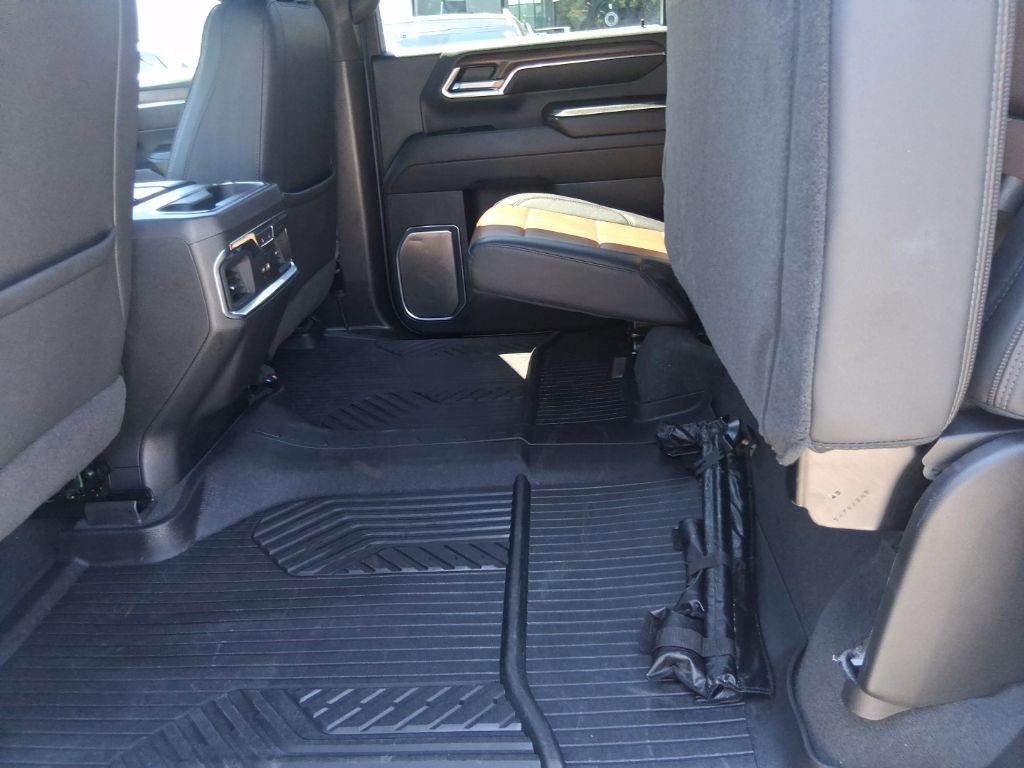 Used 2024 Chevrolet Silverado 3500 High Country w/ Technology Package image 22