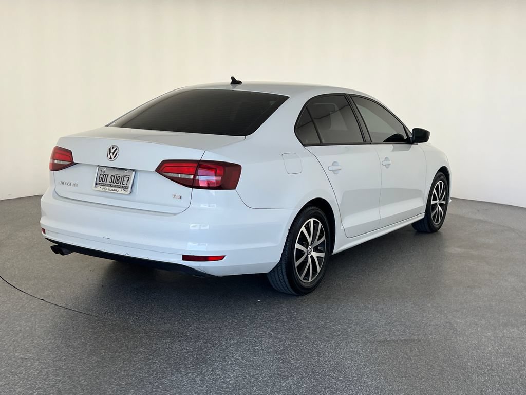 Used 2016 Volkswagen Jetta SE FWD image 3