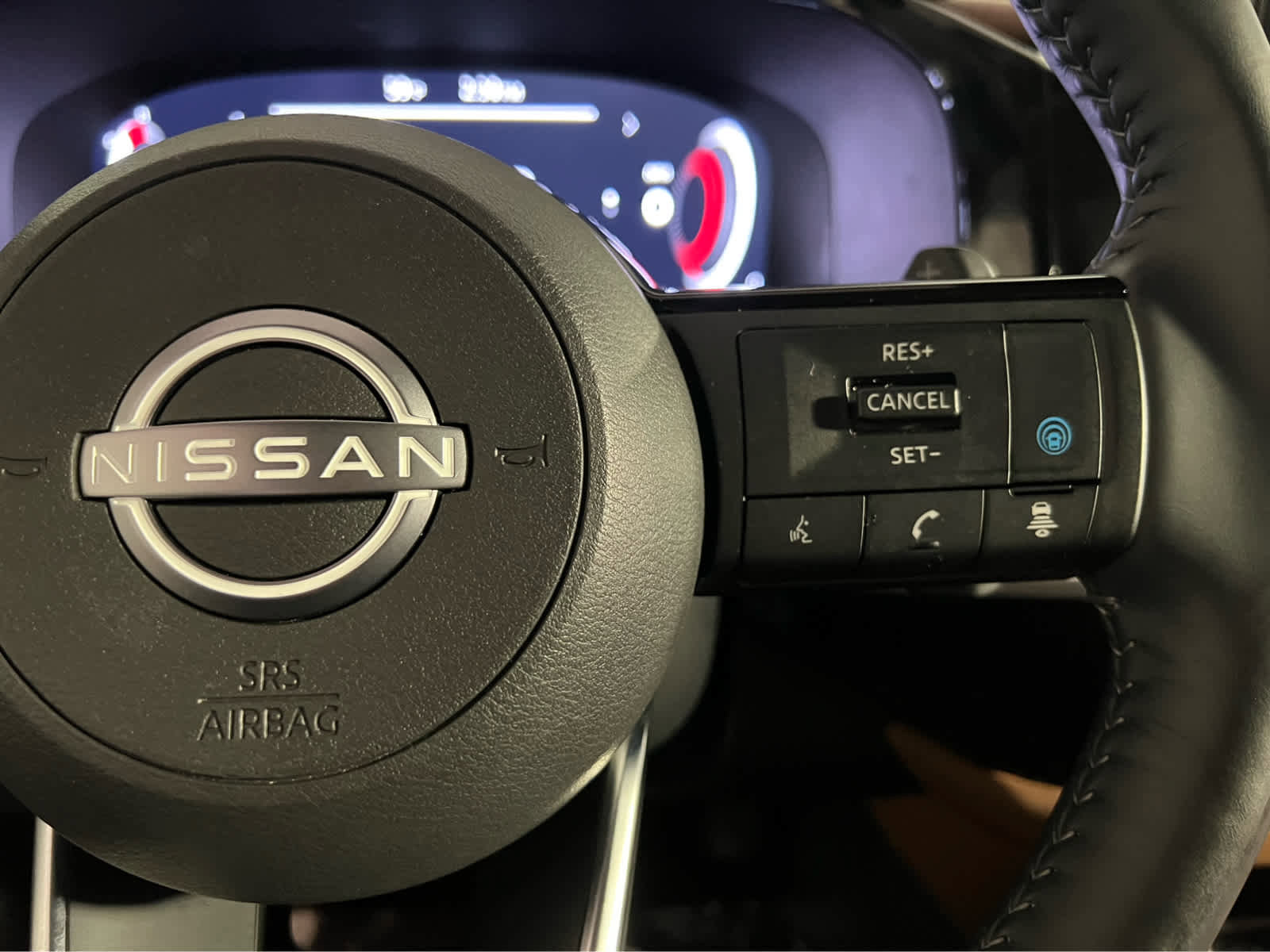 Certified 2024 Nissan Pathfinder Platinum w/ Cargo Package AWD/4WD image 20