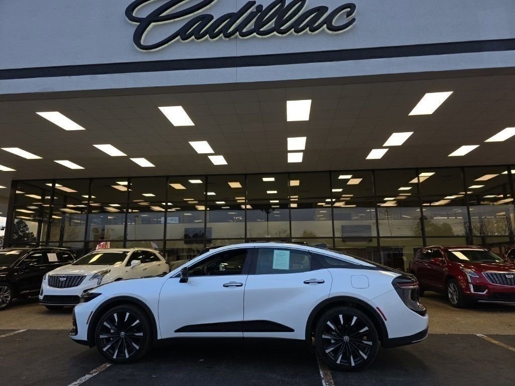 Used 2025 Toyota Crown Platinum image 1