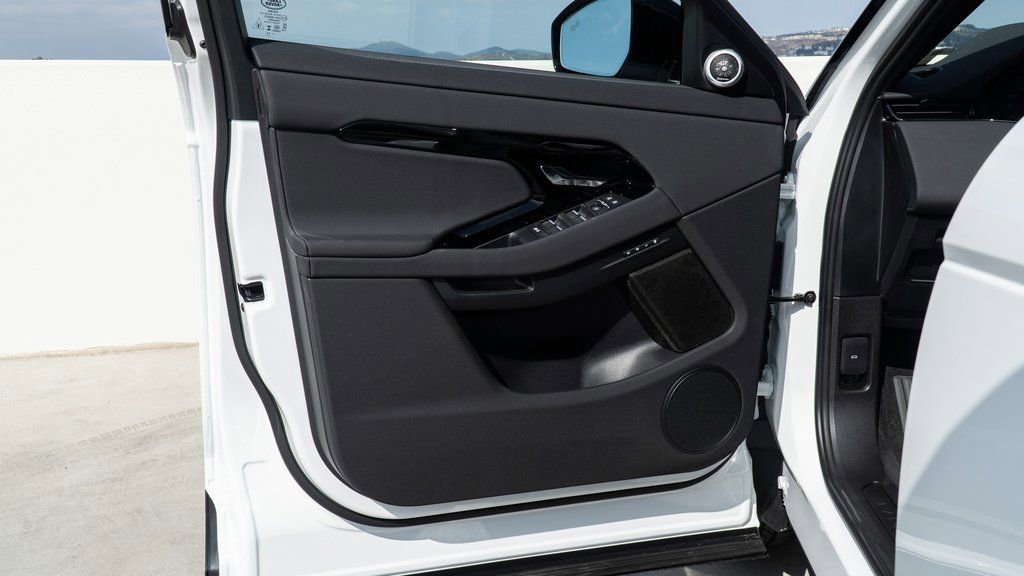 Used 2025 Land Rover Range Rover Evoque S image 12