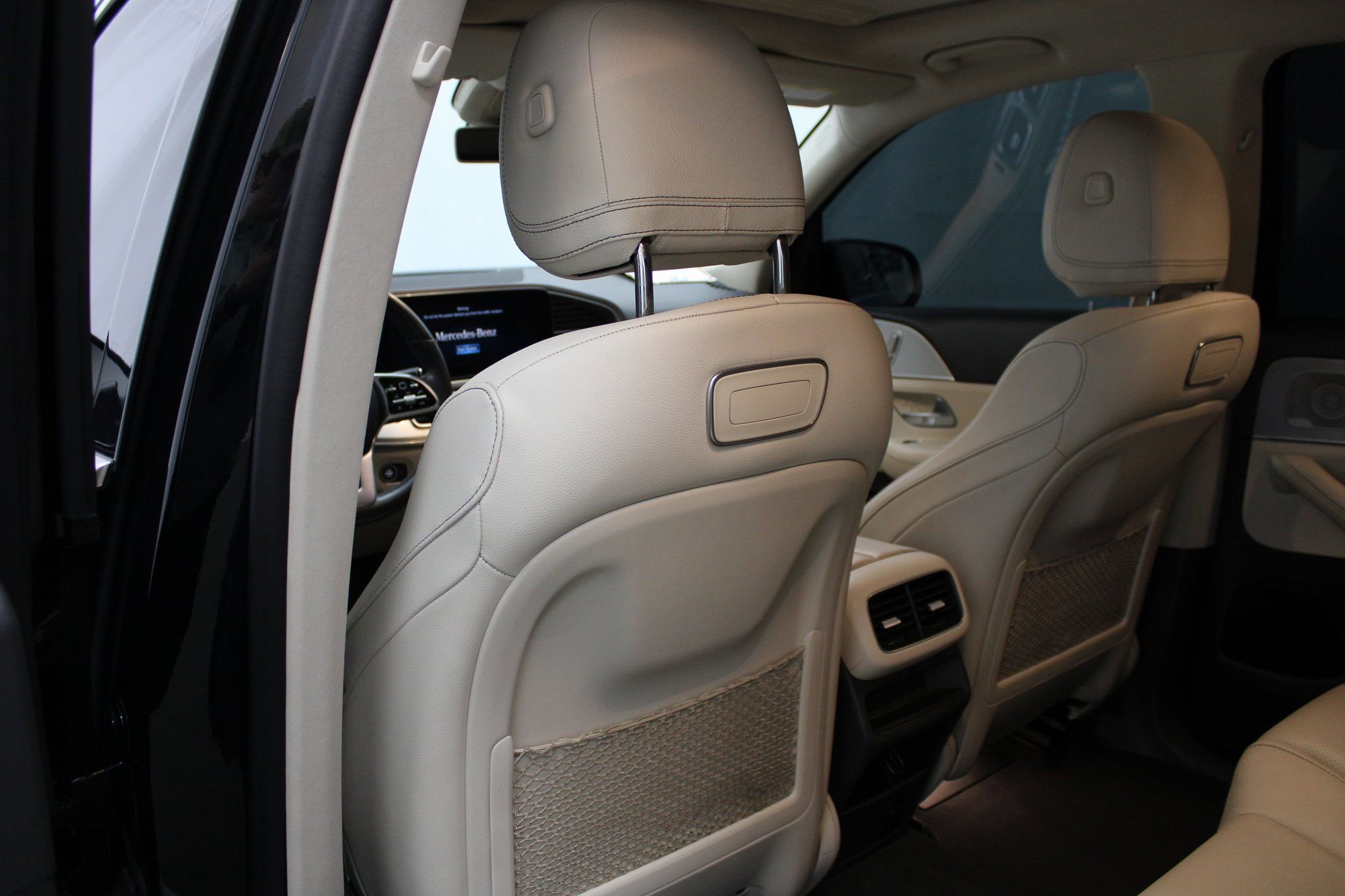 Used 2020 Mercedes-Benz GLE 350 4MATIC w/ Premium Package image 19