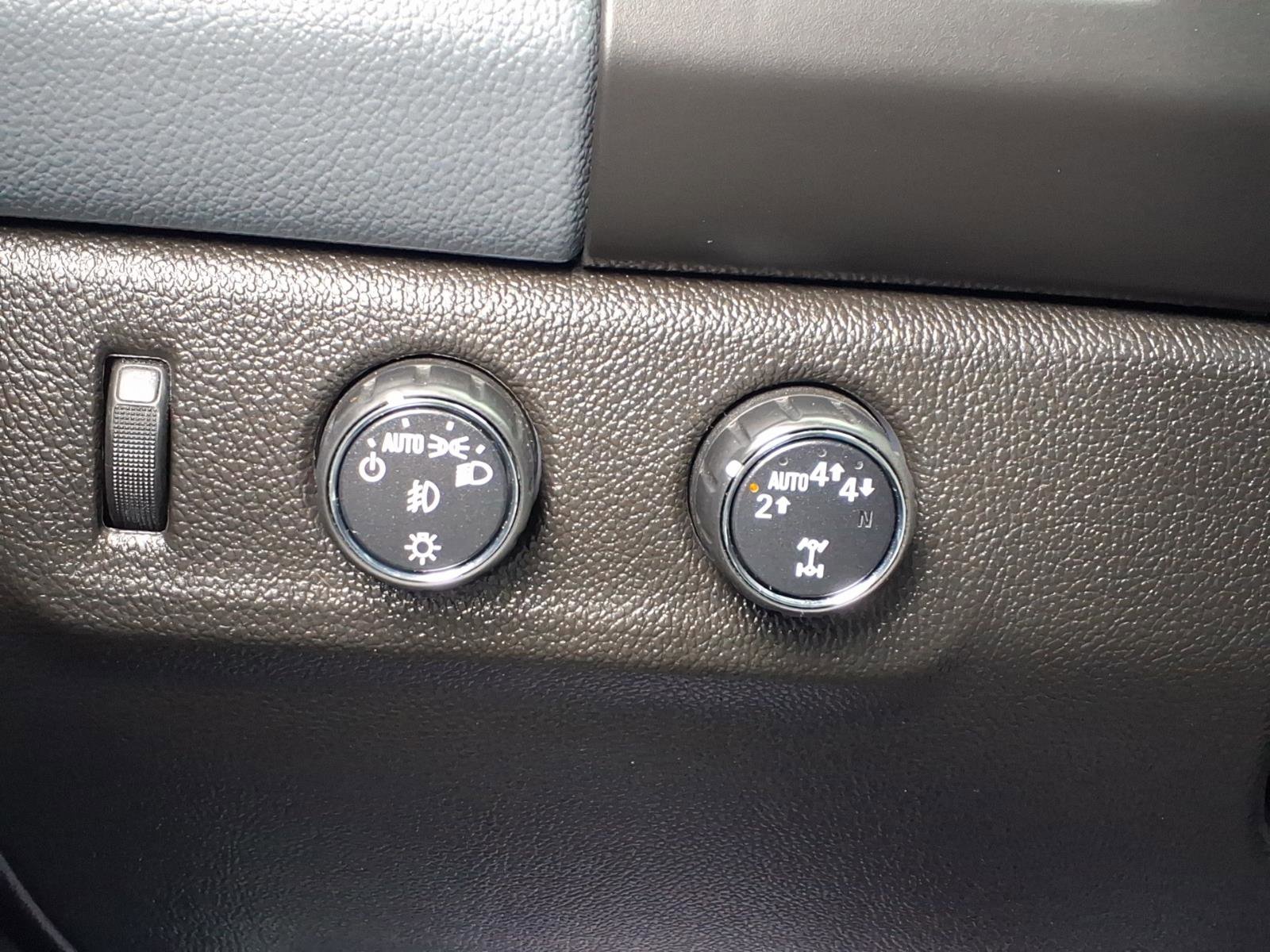Used 2017 Chevrolet Colorado Z71 AWD/4WD image 18