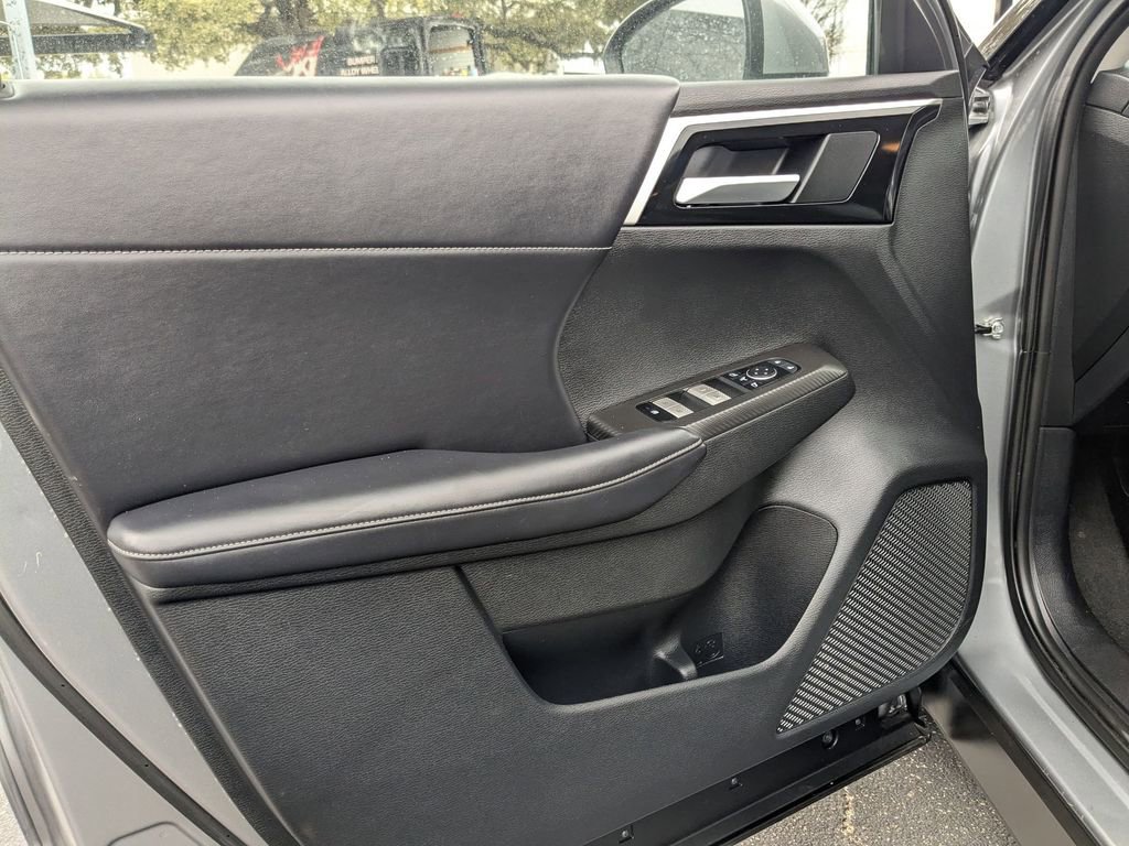 Used 2024 Mitsubishi Outlander SE image 13