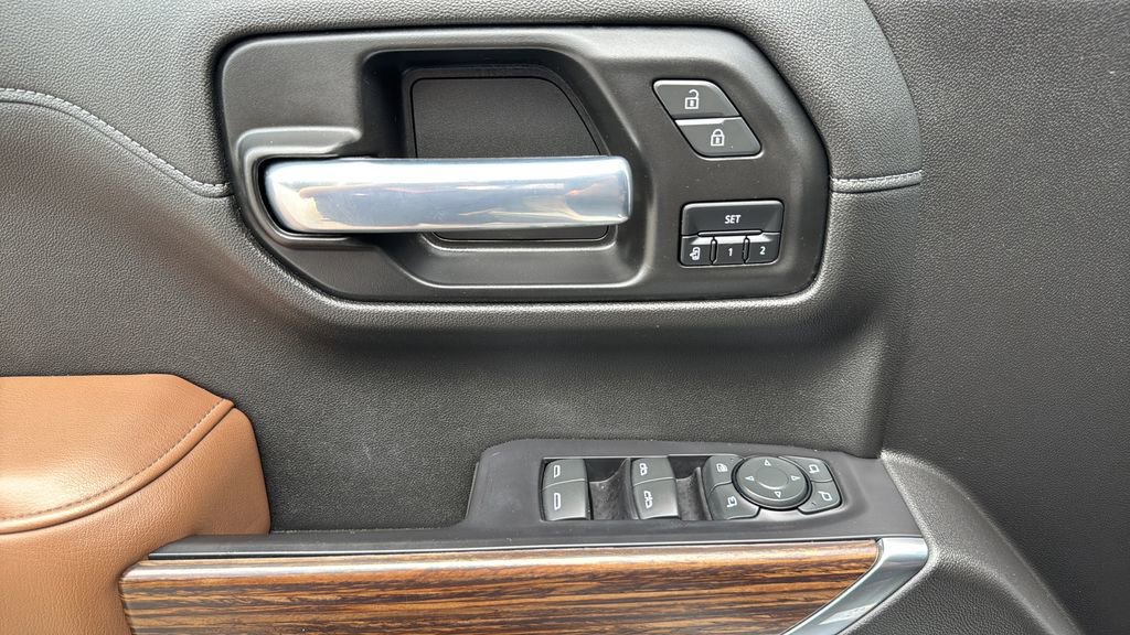 Used 2021 Chevrolet Silverado 1500 High Country w/ Technology Package image 8