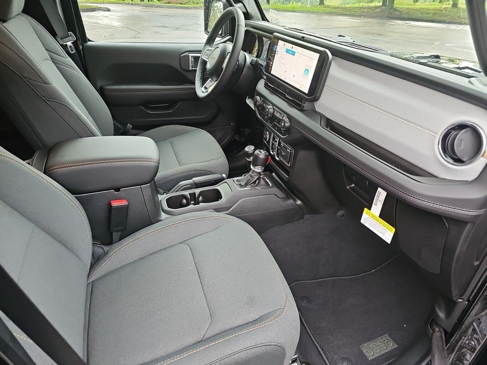 Used 2025 Jeep Wrangler Unlimited Sahara AWD/4WD image 10