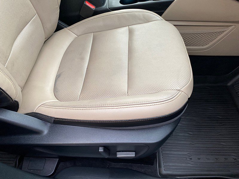 Certified 2020 Ford Escape Titanium w/ Titanium Premium Package 2.0 image 28