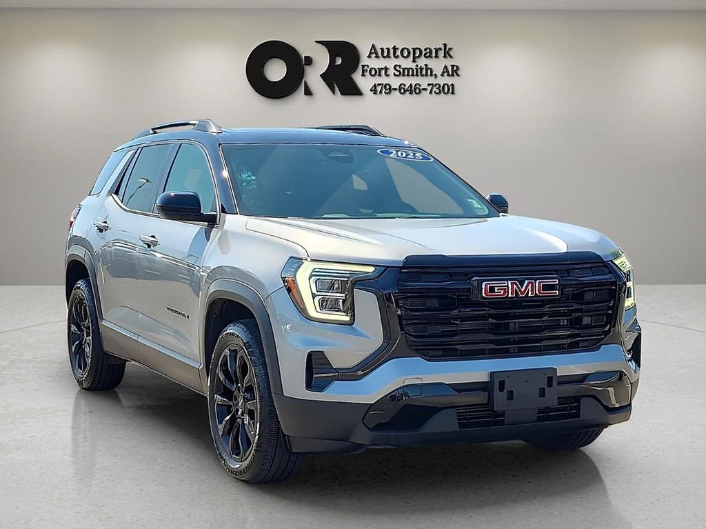 Used 2025 GMC Terrain Elevation w/ Elevation Premium Package image 1