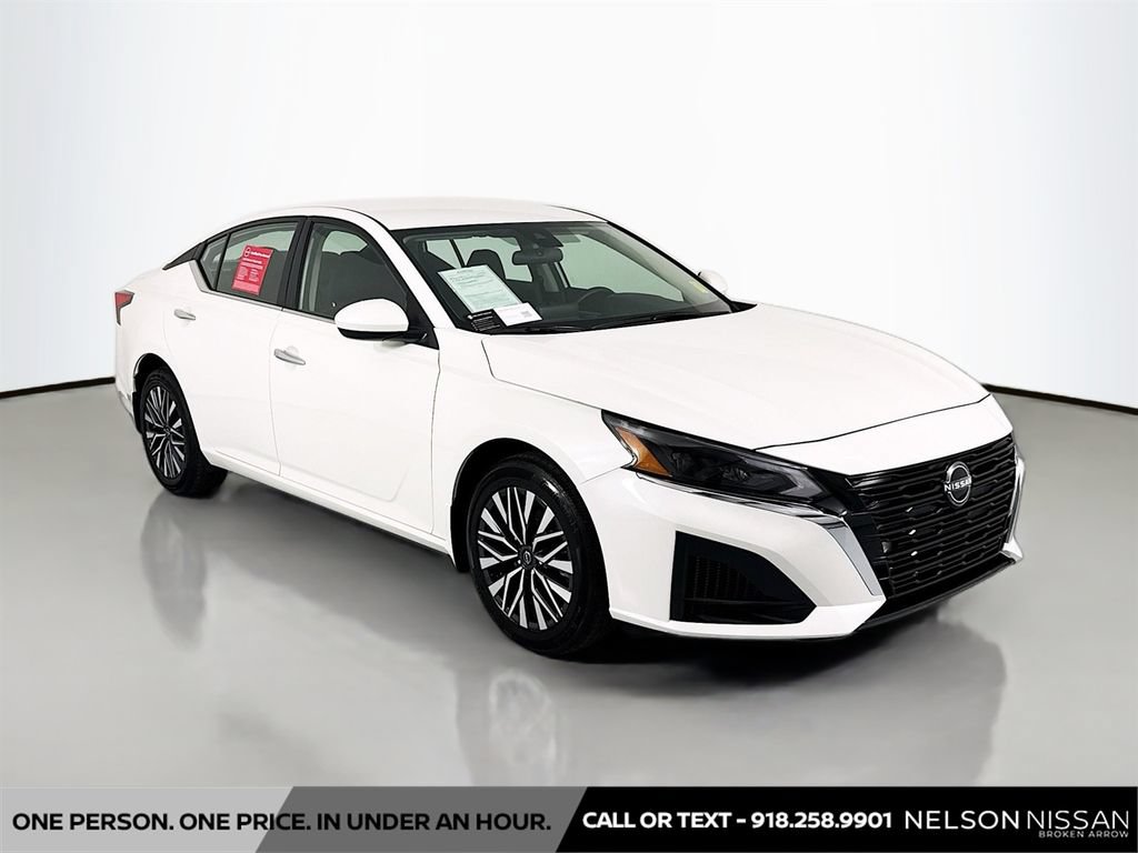 Certified 2023 Nissan Altima 2.5 SV AWD/4WD image 3