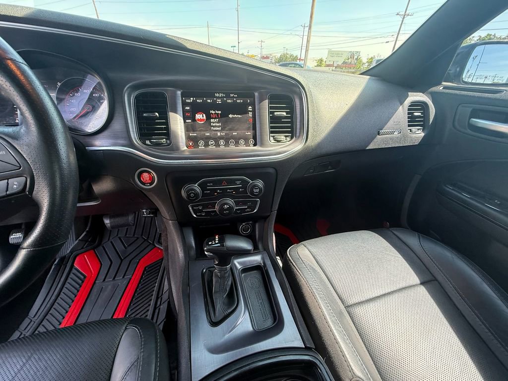 Used 2017 Dodge Charger R/T w/ Premium Group RWD image 15