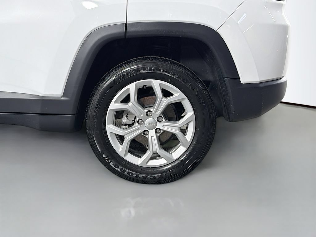 Used 2024 Jeep Compass Latitude AWD/4WD image 29