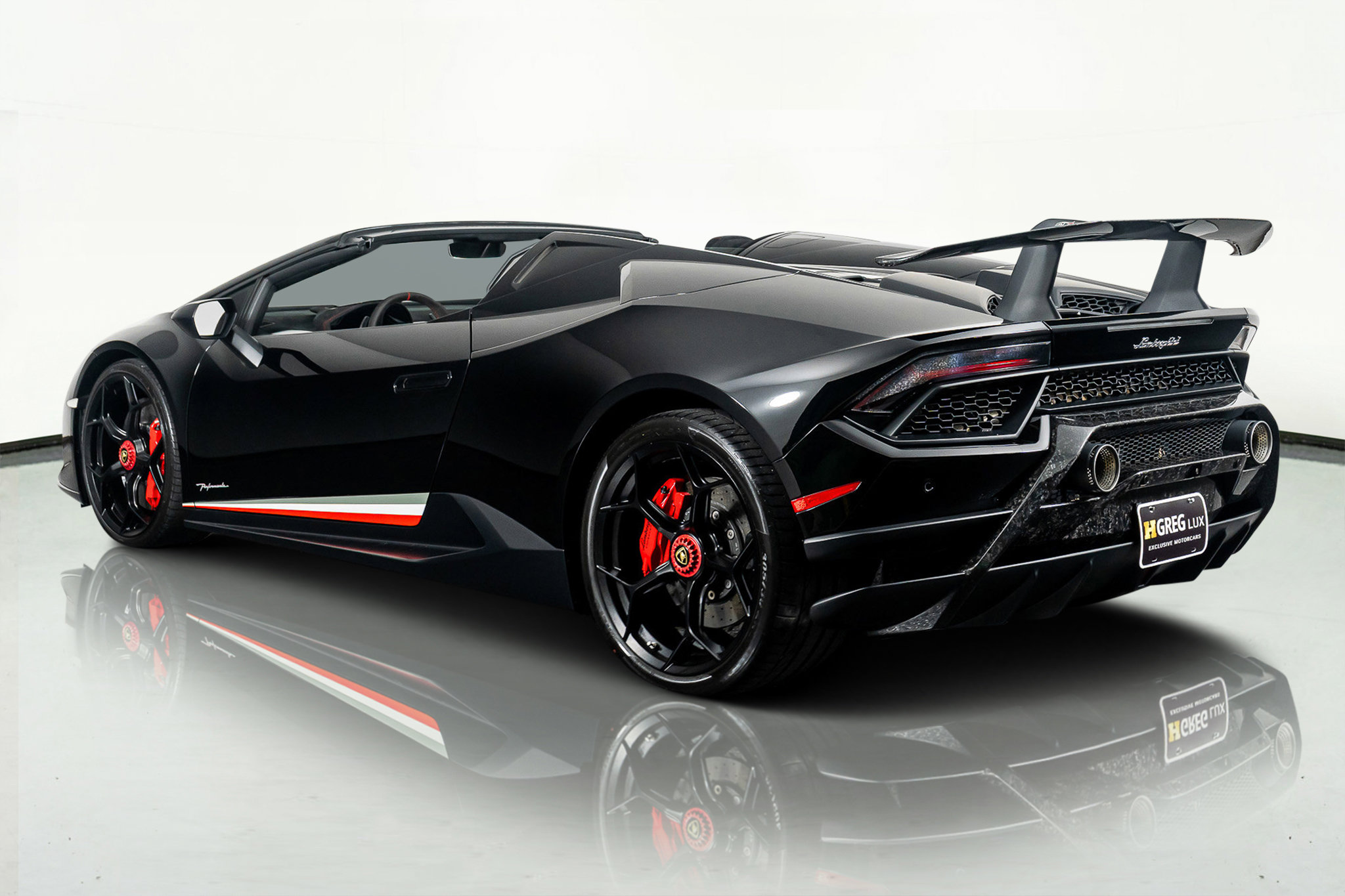 Used 2018 Lamborghini Huracan Performante AWD/4WD image 16