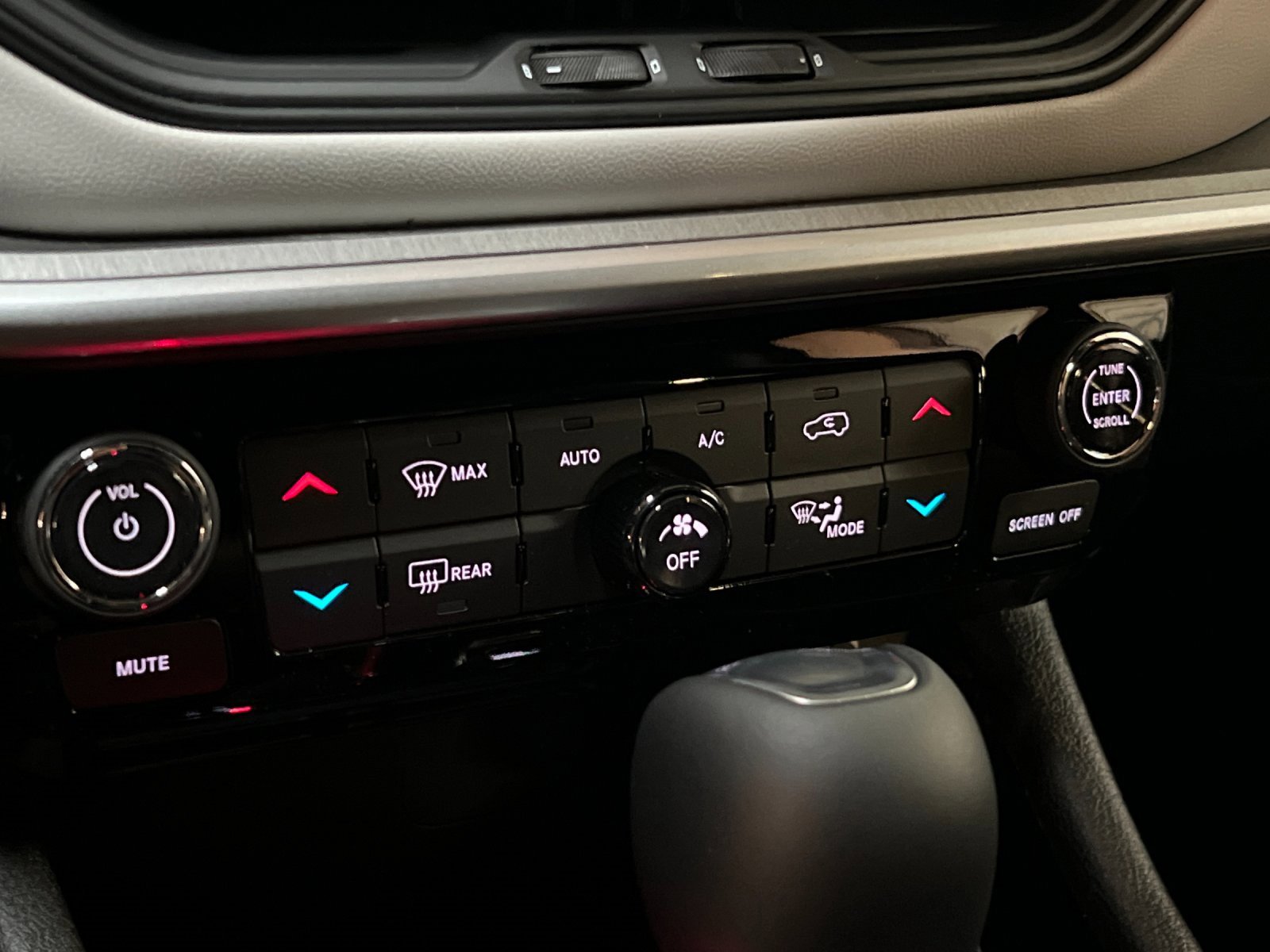 New 2026 Jeep Compass Limited image 19