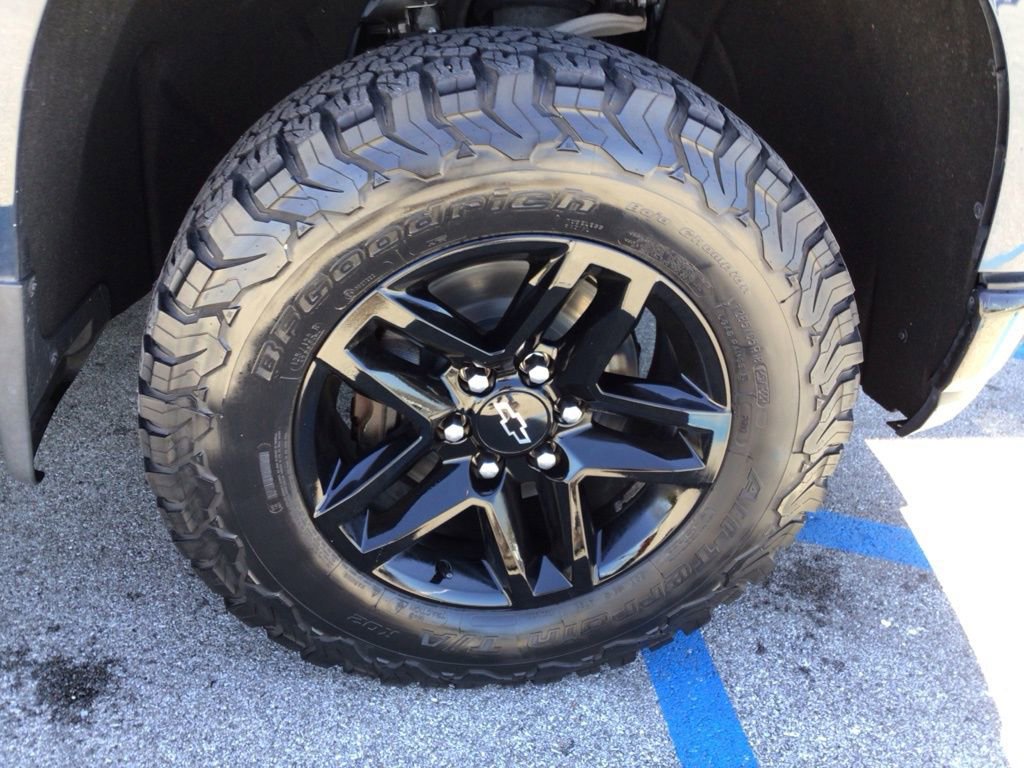 Used 2021 Chevrolet Silverado 1500 LT Trail Boss w/ Bed Protection Package image 8