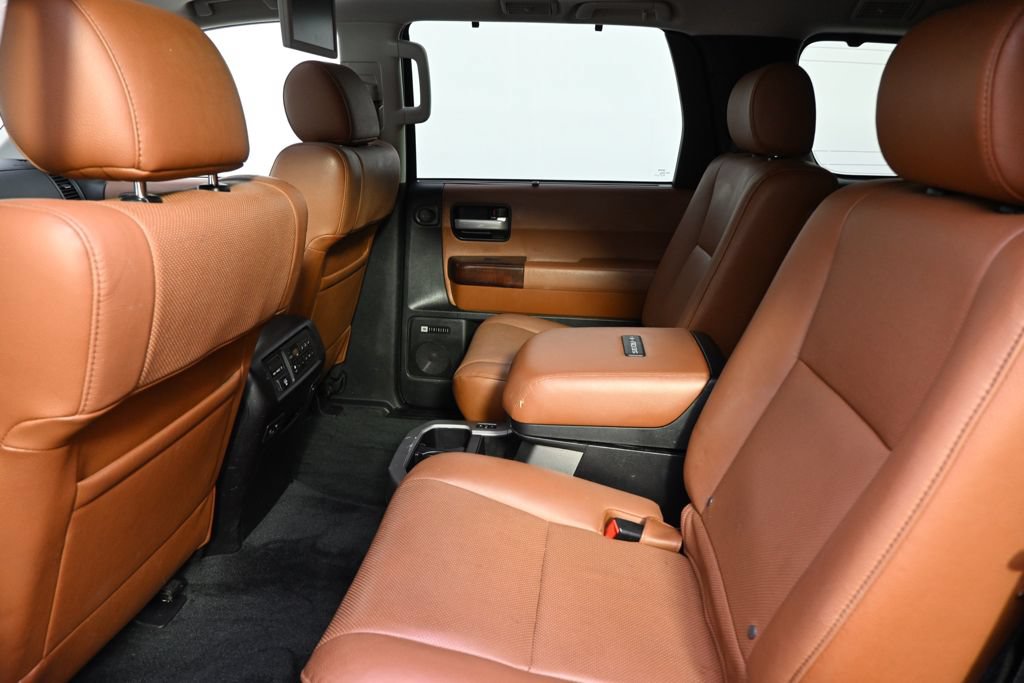 Used 2017 Toyota Sequoia Platinum AWD/4WD image 19
