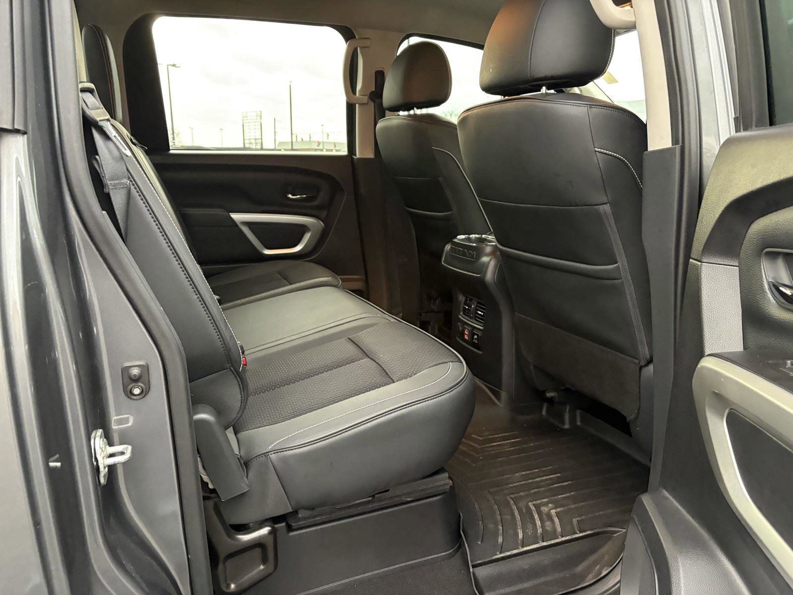 Used 2019 Nissan Titan PRO-4X image 12