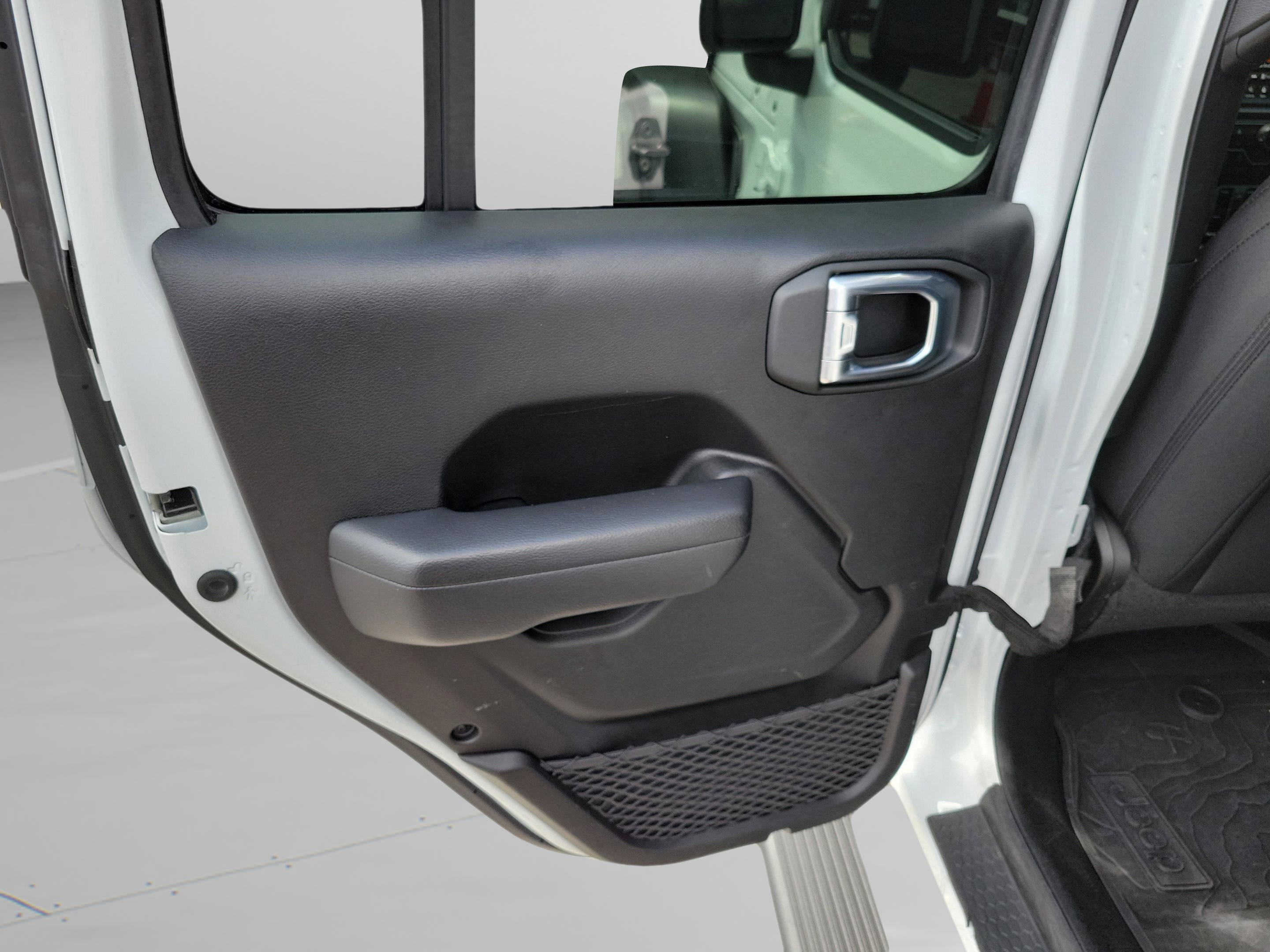 Used 2022 Jeep Wrangler Unlimited Sport image 26