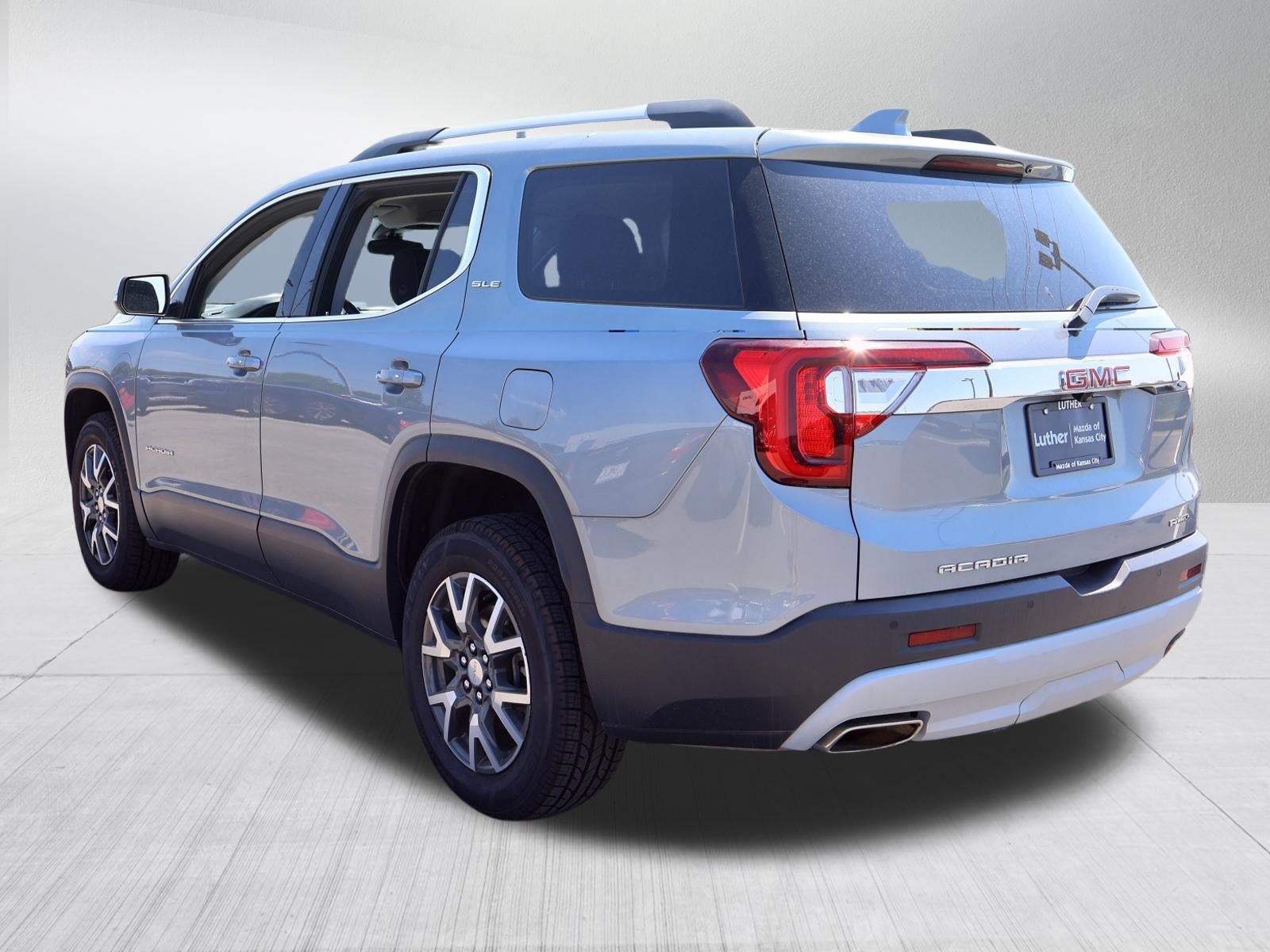 Used 2023 GMC Acadia SLE w/ Driver Convenience Package AWD/4WD image 5
