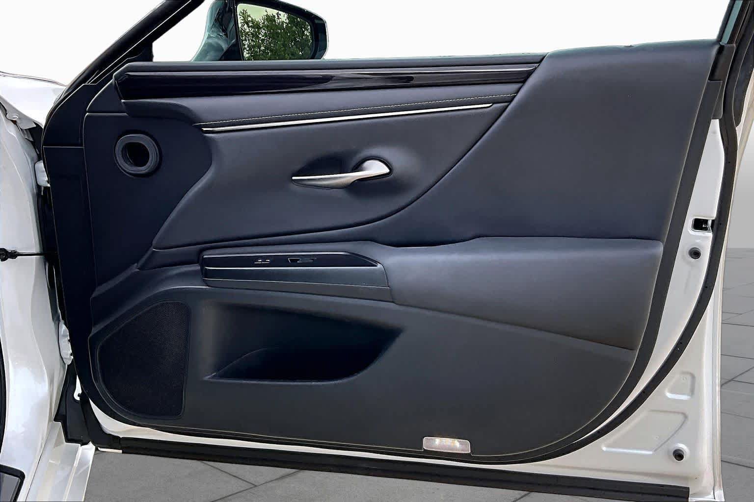 Used 2020 Lexus ES 350 w/ Premium Package FWD image 23