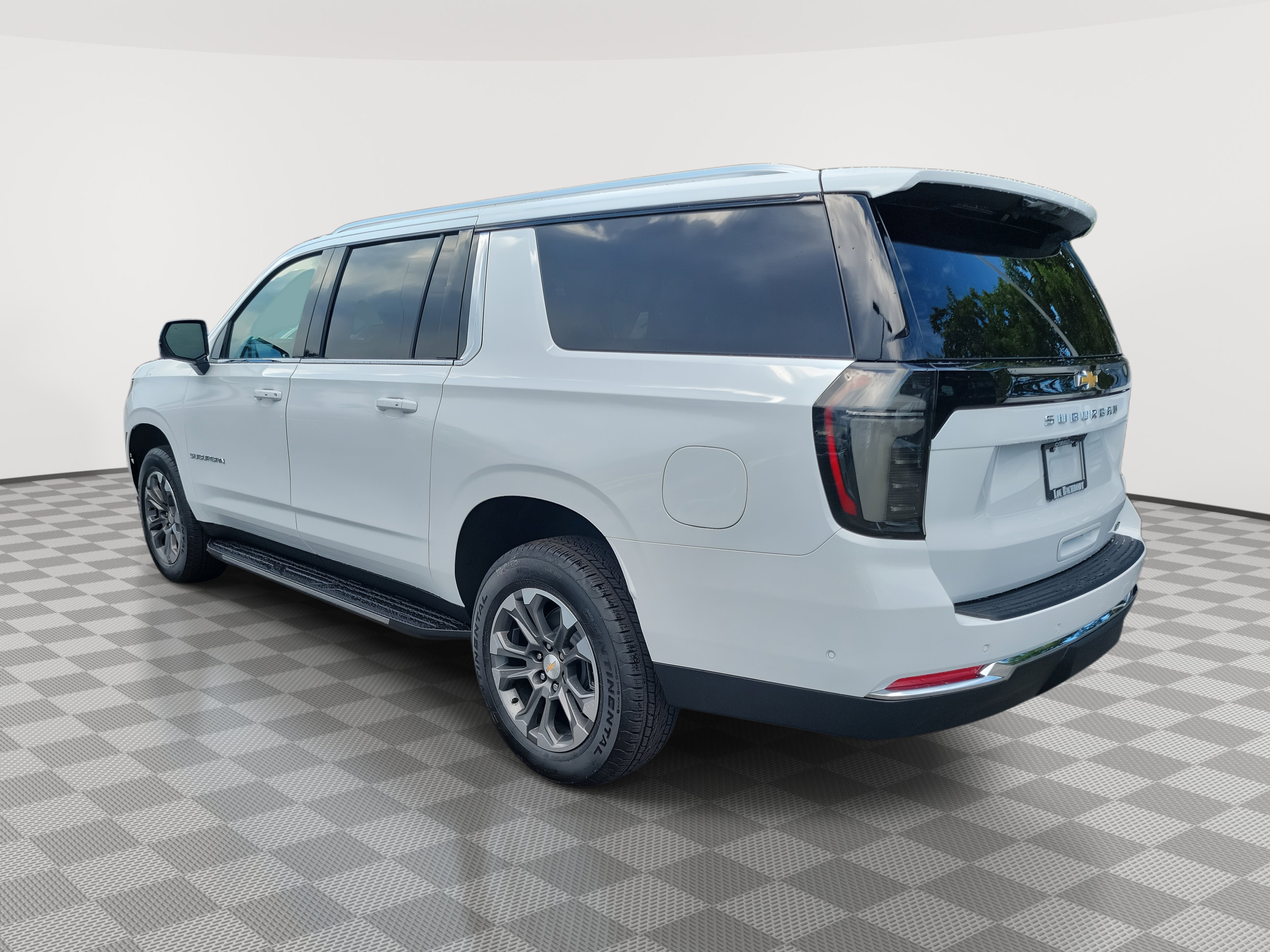 New 2026 Chevrolet Suburban LT w/ Comfort Package image 2