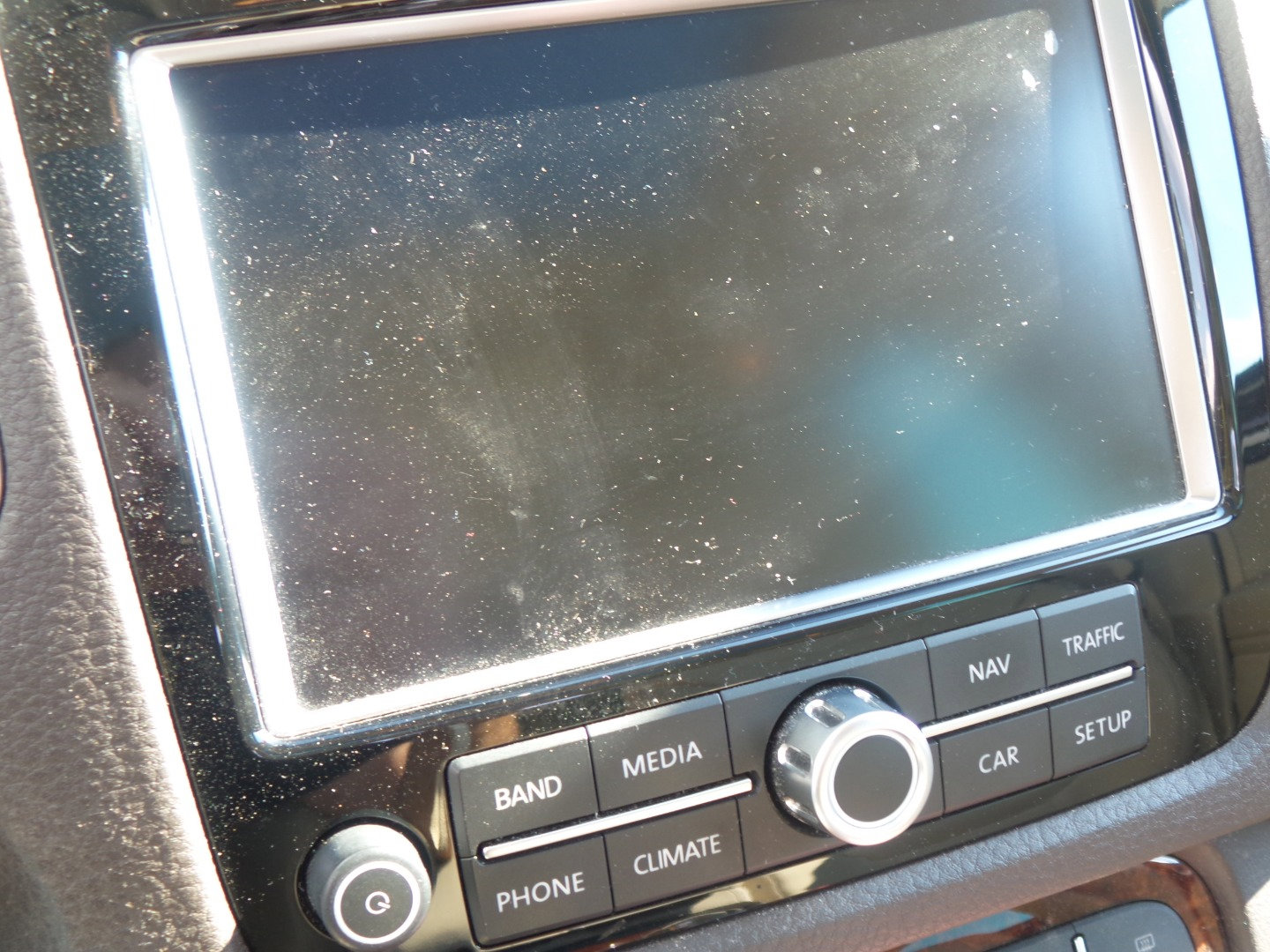 Used 2013 Volkswagen Touareg VR6 image 32