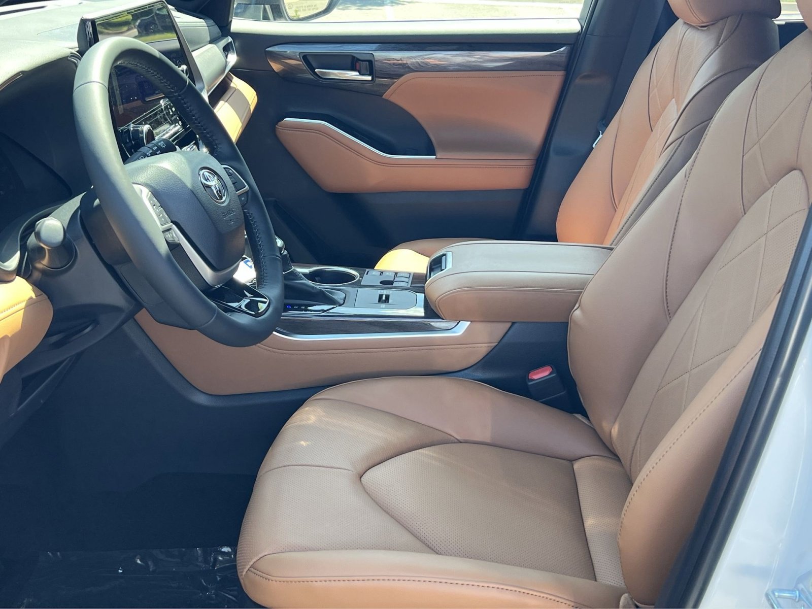 New 2026 Toyota Highlander Platinum AWD/4WD image 7