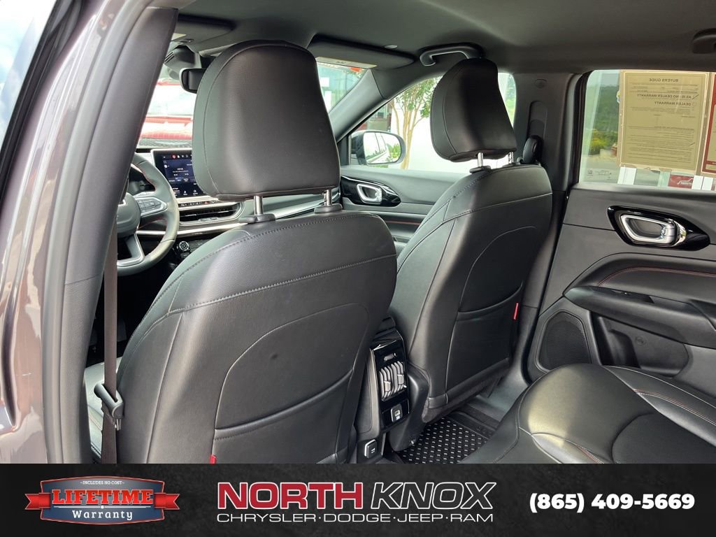 Used 2024 Jeep Compass Trailhawk AWD/4WD image 14