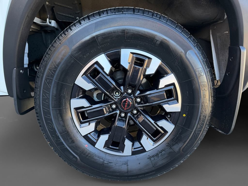 Used 2022 Nissan Frontier Pro-X RWD image 11