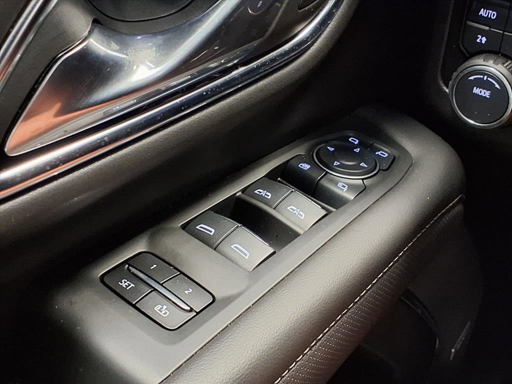 Used 2024 Chevrolet Tahoe Premier w/ Premium Package image 35