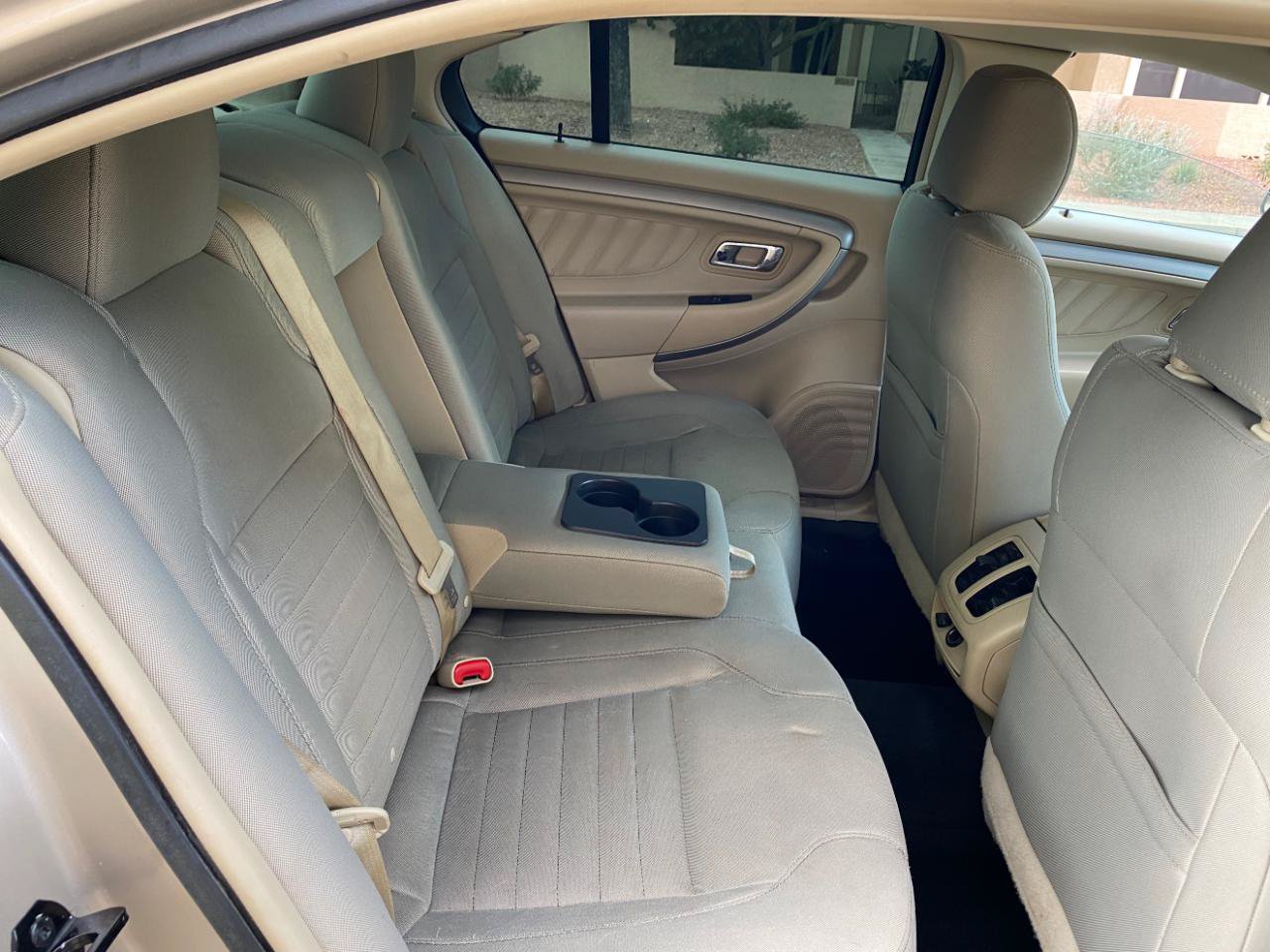 Used 2018 Ford Taurus SE FWD image 45