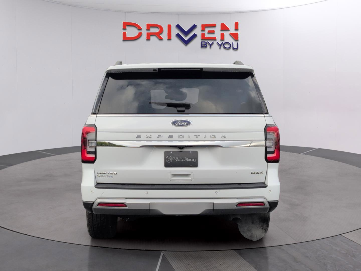 Used 2024 Ford Expedition Max Limited AWD/4WD image 3
