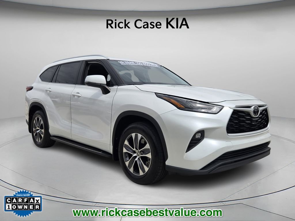 Used 2024 Toyota Highlander XLE image 9