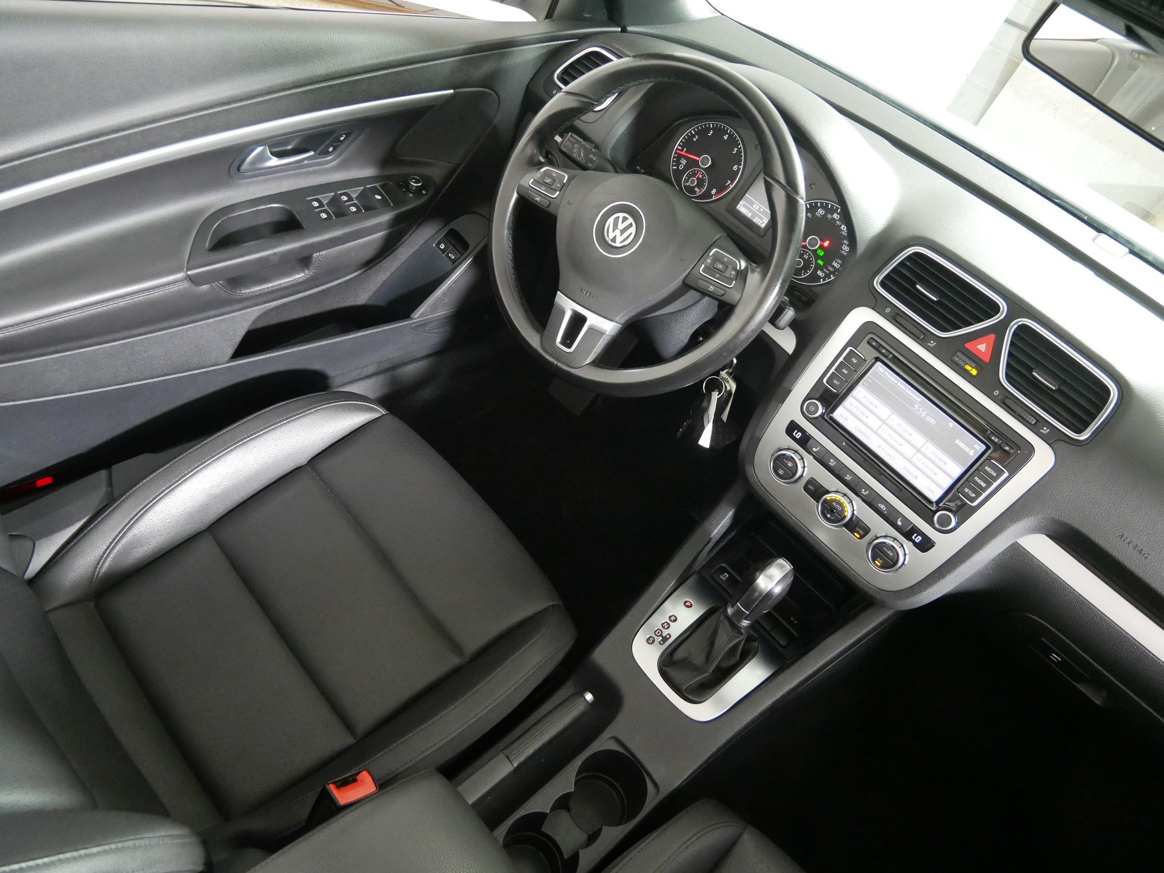 Used 2013 Volkswagen Eos Komfort FWD image 9