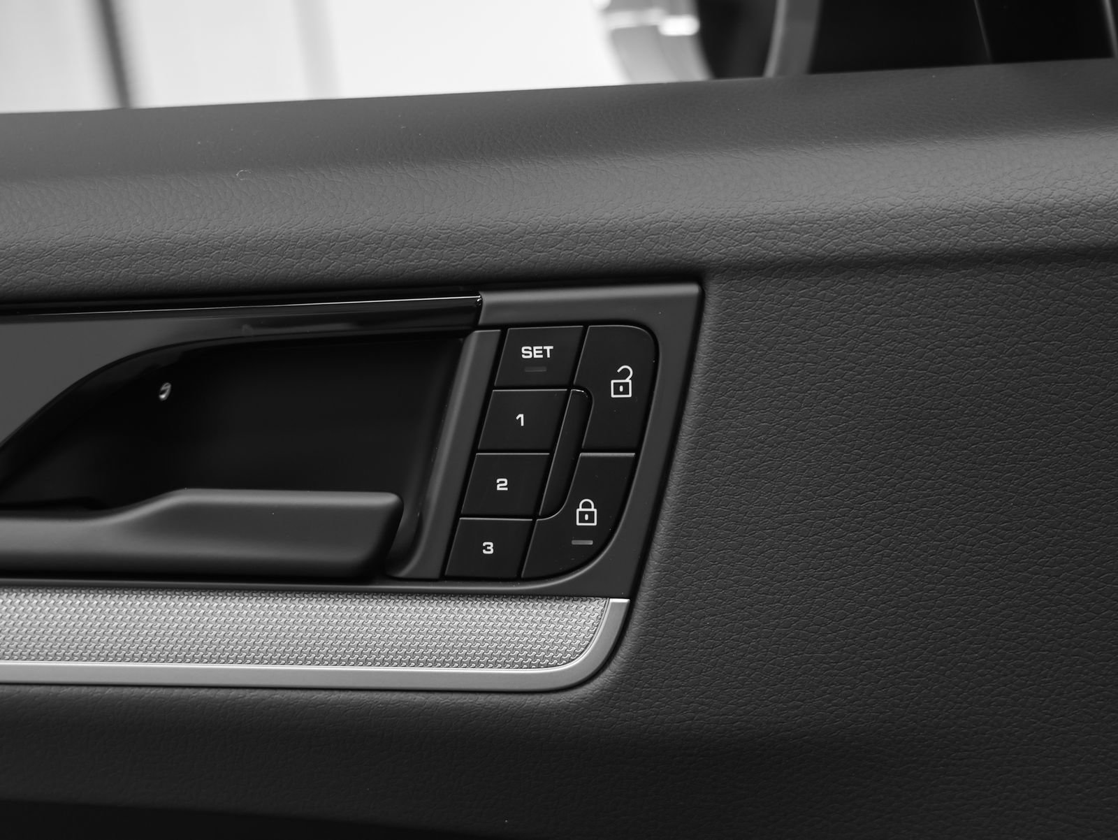 New 2026 Porsche Cayenne Coupe AWD/4WD image 28