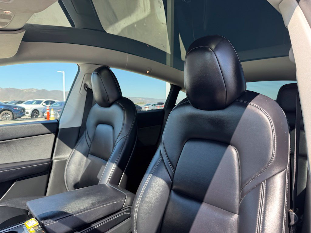 Used 2022 Tesla Model Y Performance AWD/4WD image 16