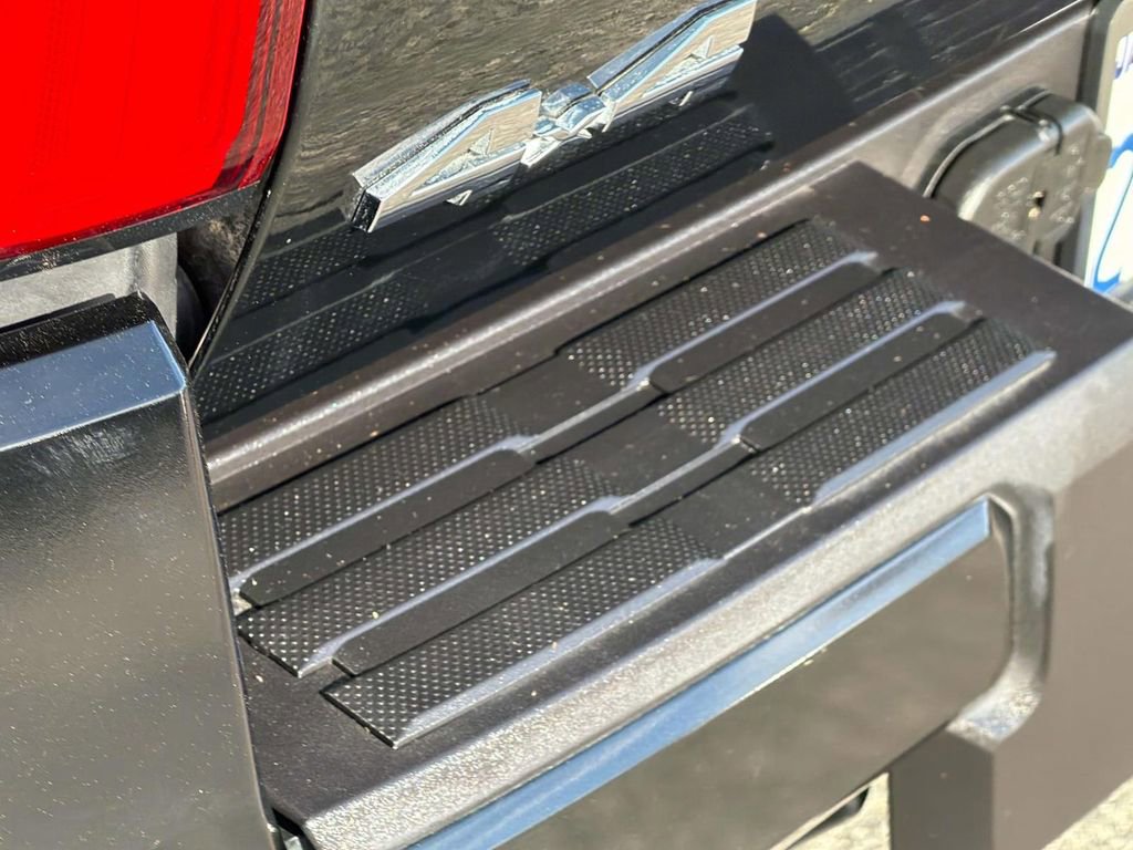 Certified 2025 Toyota Tacoma SR5 image 6