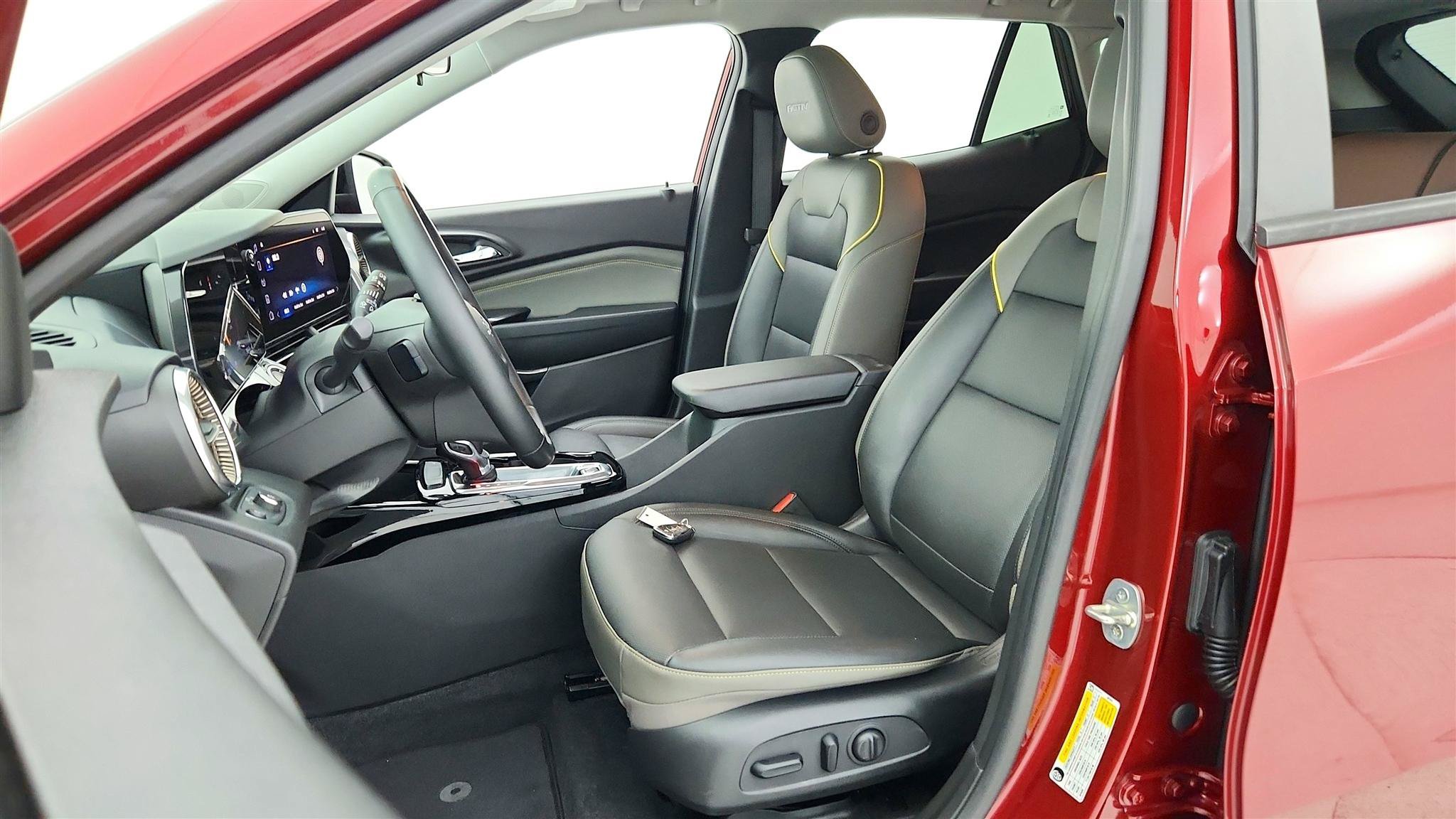 Used 2024 Chevrolet Trax ACTIV w/ Driver Confidence Package FWD image 11