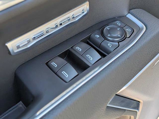 Used 2023 GMC Sierra 1500 Denali AWD/4WD image 19