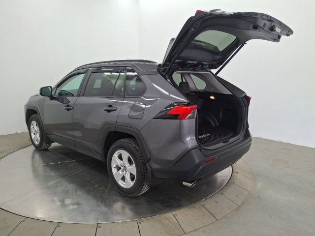 Used 2021 Toyota RAV4 XLE w/ Convenience Package image 43