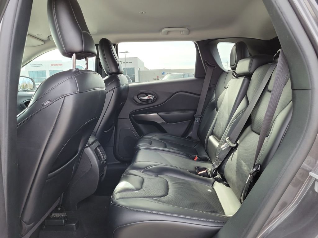 Used 2020 Jeep Cherokee Limited image 13