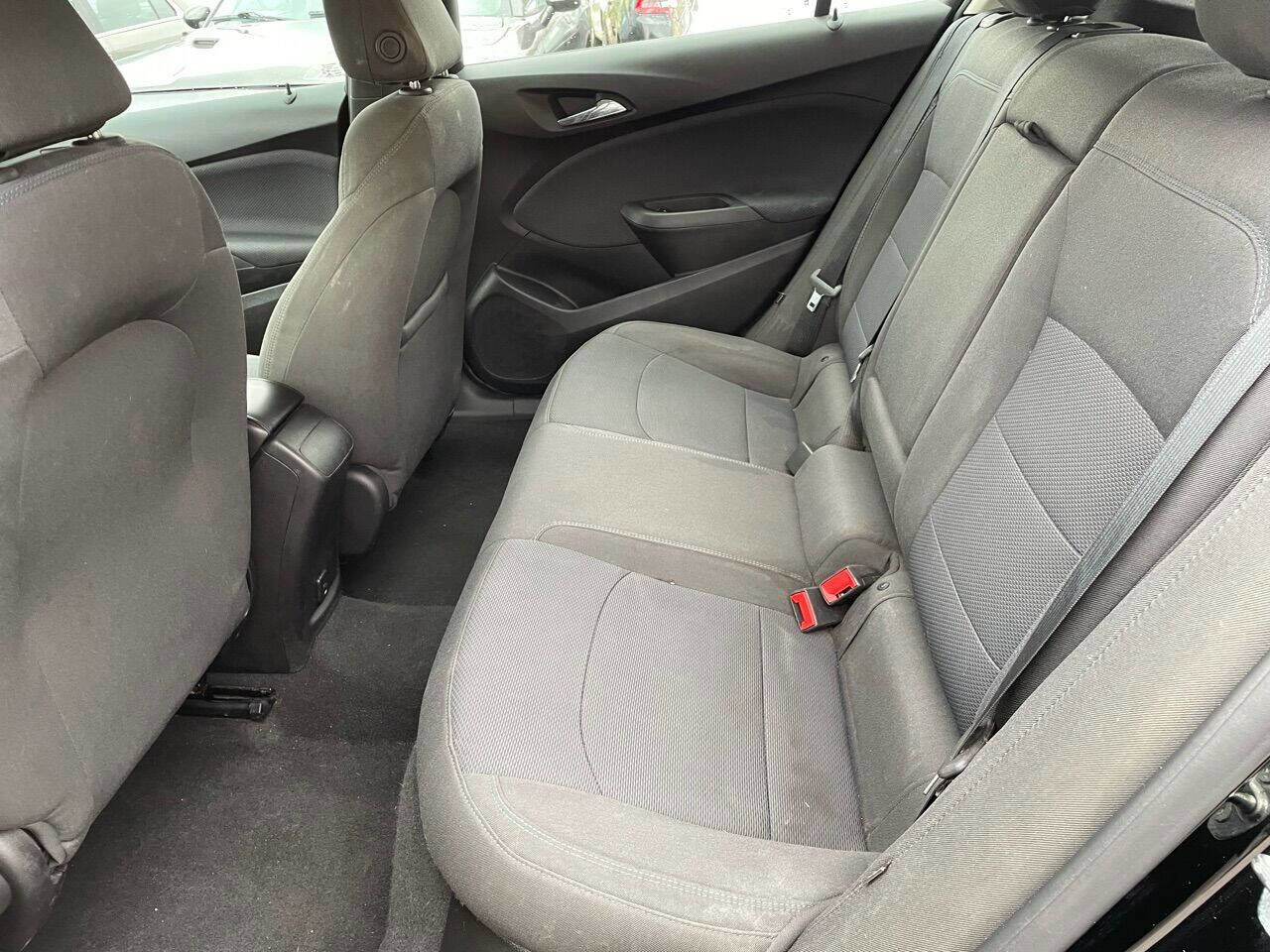 Used 2018 Chevrolet Cruze LT image 8