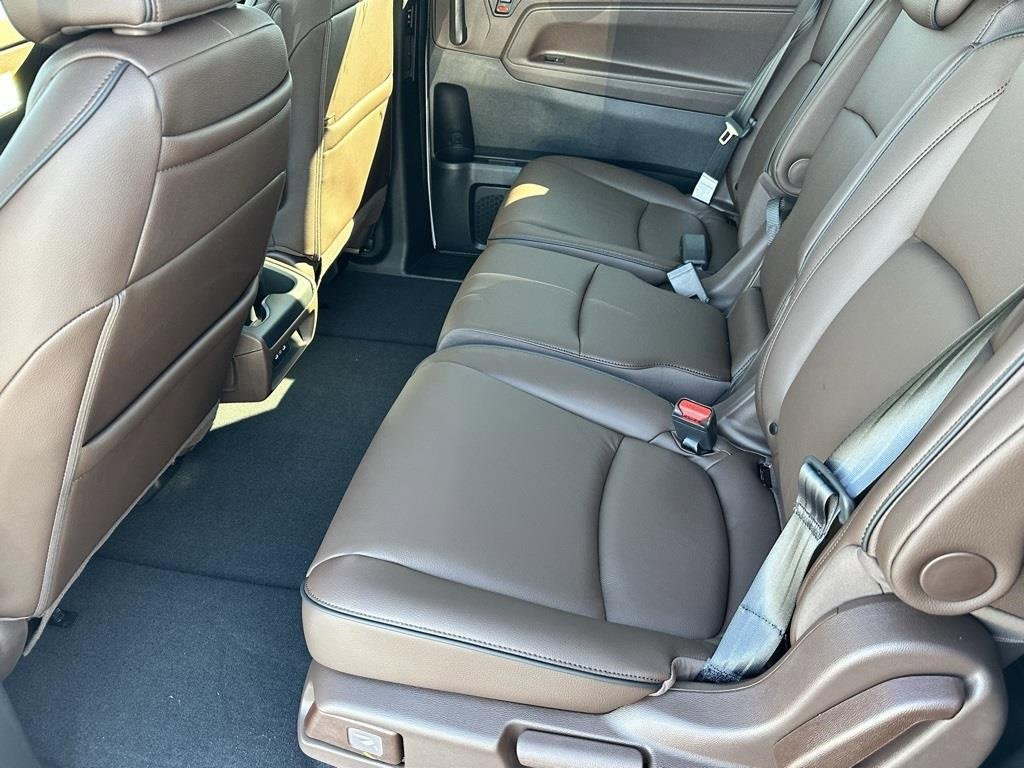 New 2026 Honda Odyssey Touring image 8