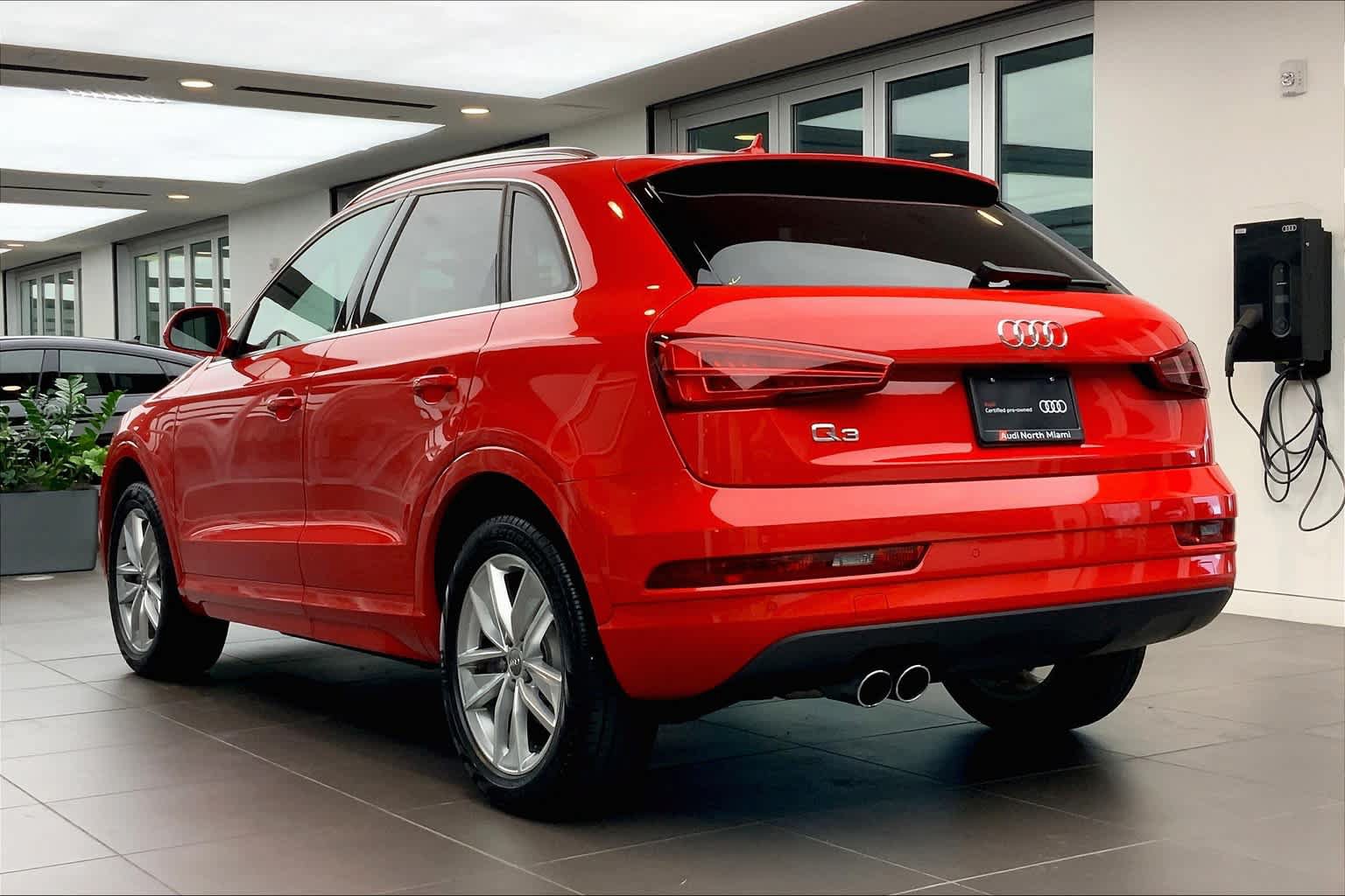 Used 2017 Audi Q3 2.0T Premium Plus w/ Premium Plus Package FWD image 11