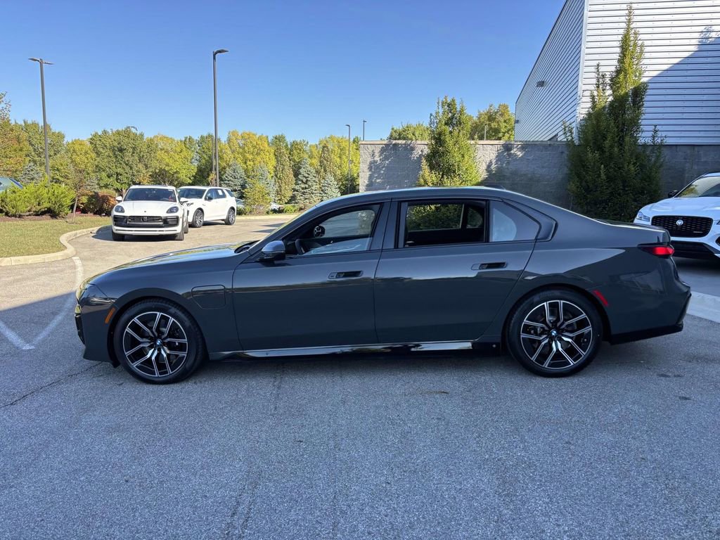 New 2026 BMW 750e xDrive w/ Executive Package image 4