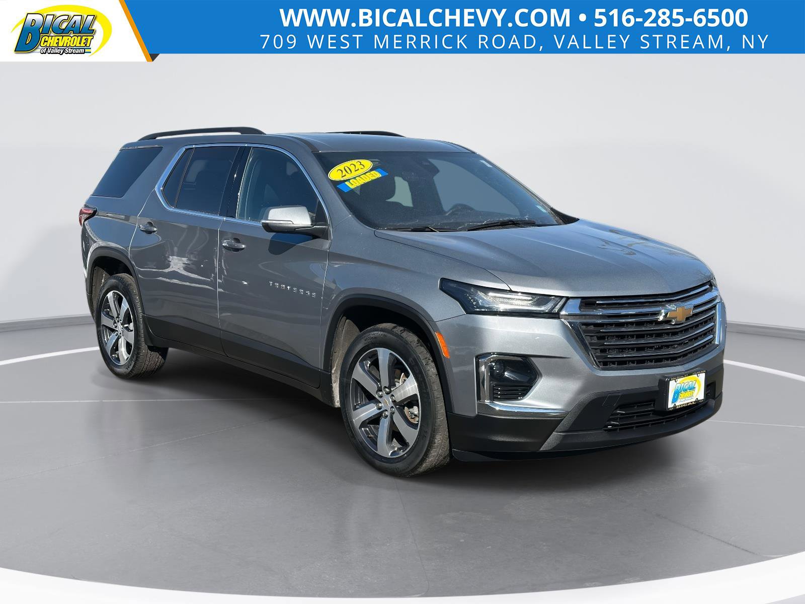 Certified 2023 Chevrolet Traverse LT w/ LT Premium Package AWD/4WD image 1