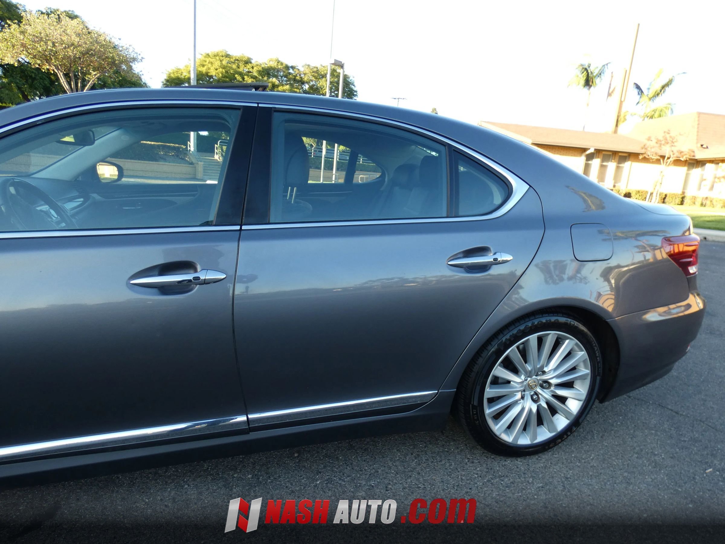 Used 2013 Lexus LS 460 w/ Ultra Luxury Pkg RWD image 14